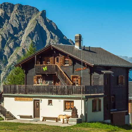 Rosswald Gruppenhaus Im Walliser Alpstyle מראה חיצוני תמונה