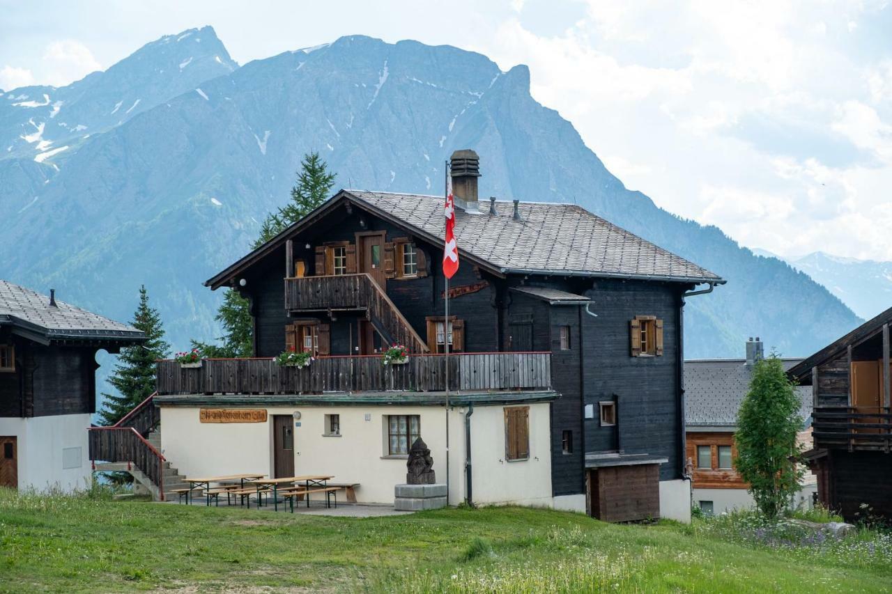 Rosswald Gruppenhaus Im Walliser Alpstyle מראה חיצוני תמונה
